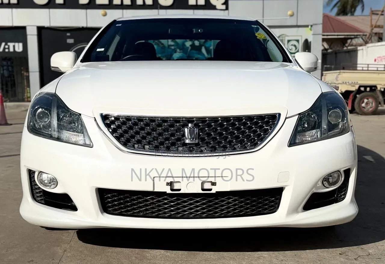 Toyota Crown 2009 White