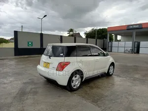 Toyota IST 2004 Pearl