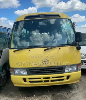 Toyota Coaster 2003 Yellow