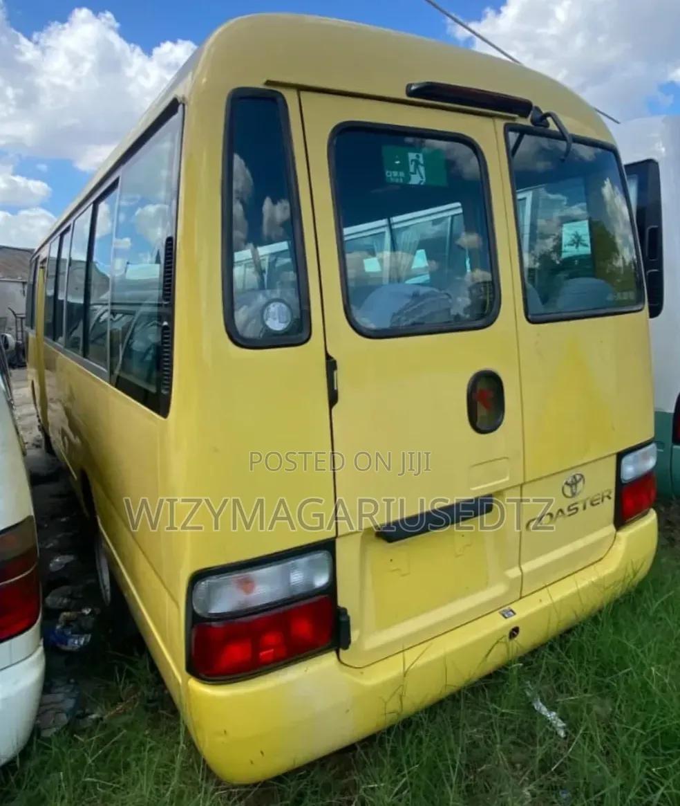 Toyota Coaster 2003 Yellow