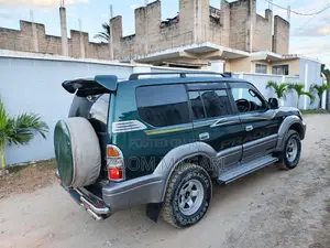Toyota Land Cruiser Prado 2001 Blue
