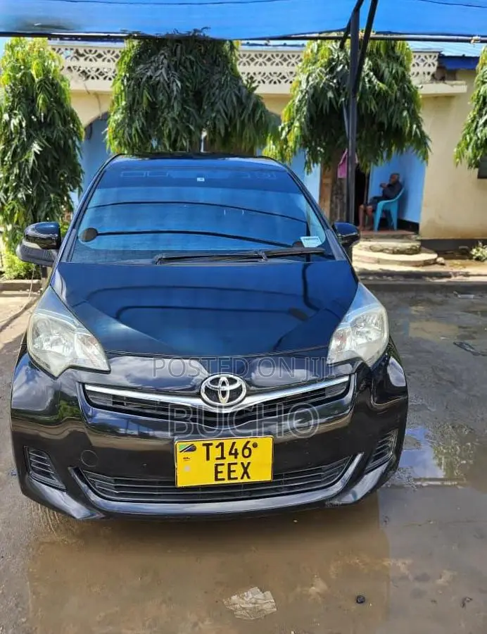 Toyota Ractis 2011 Black