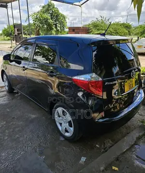 Toyota Ractis 2011 Black