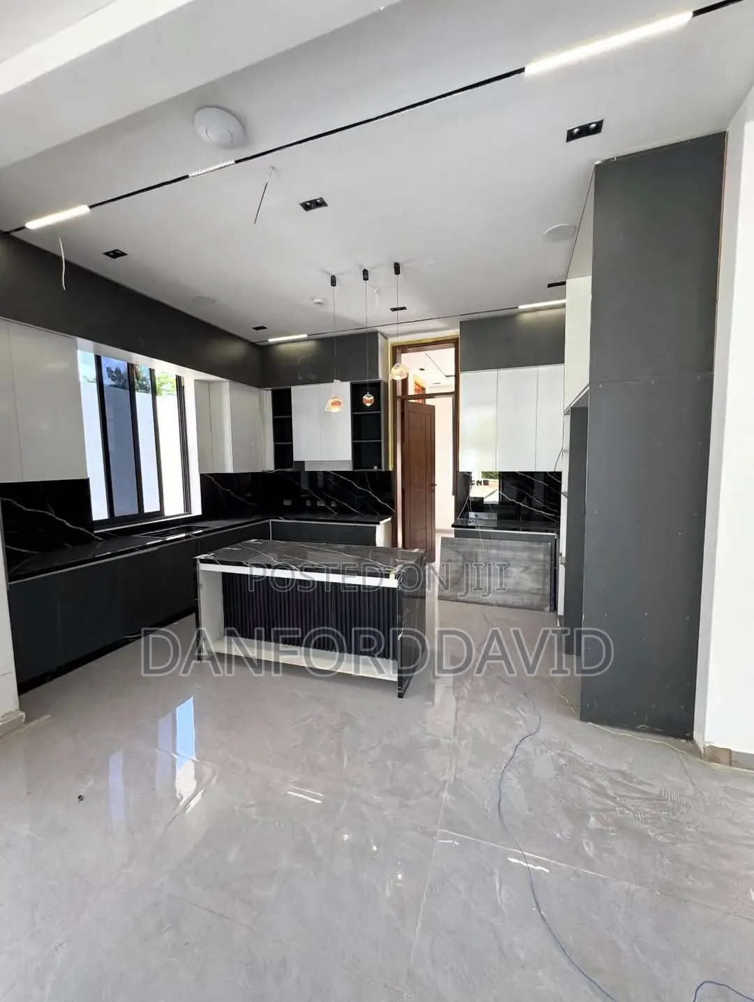 5bdrm House in Kahwa Real Estate, Goba for sale