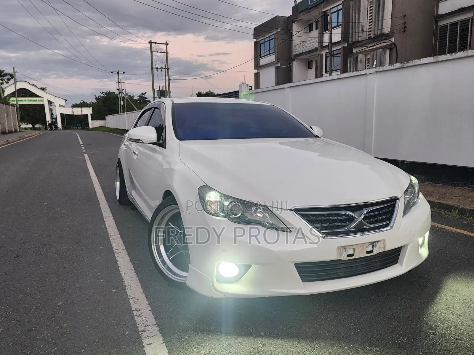 Toyota Mark X 2.5 AWD 2013 White