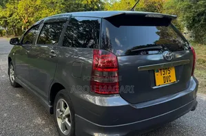 Toyota Wish 2005 Gray