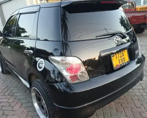 Toyota IST 2003 Black