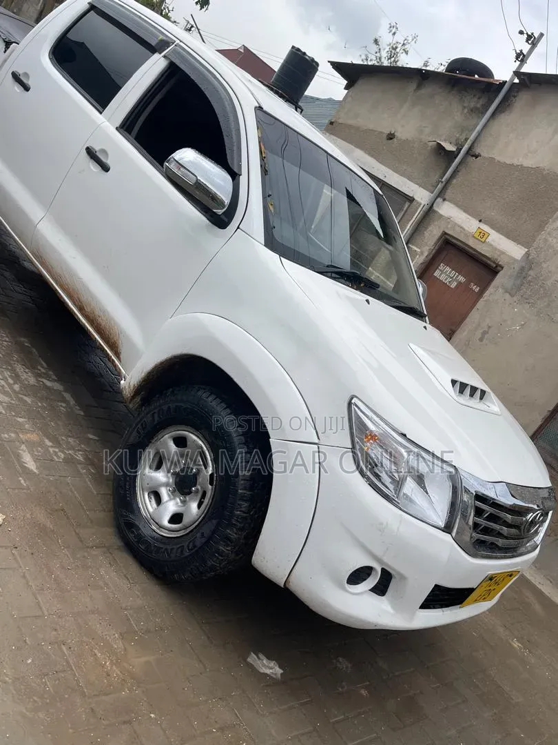 Toyota Hilux 2008 White