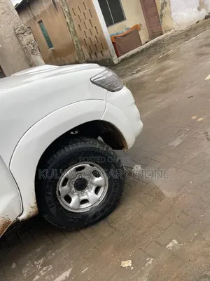 Toyota Hilux 2008 White
