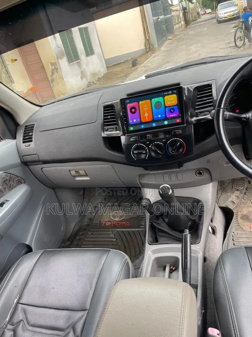 Toyota Hilux 2008 White