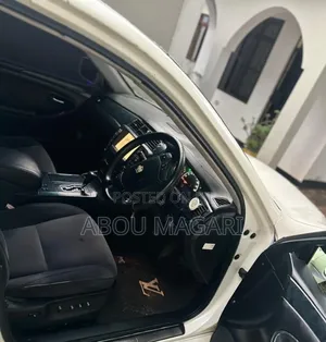 Toyota Crown 2006 White