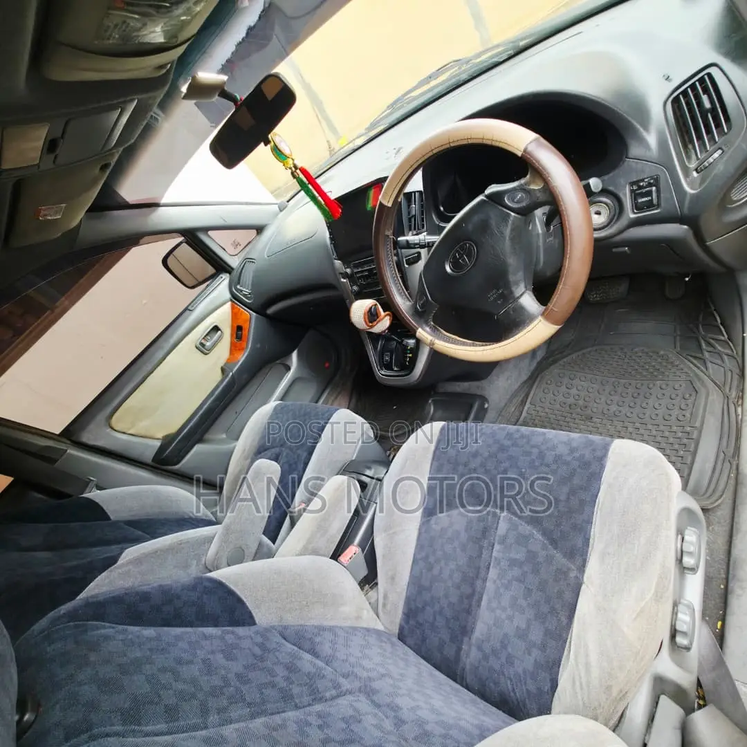 Toyota Harrier 1999 Black