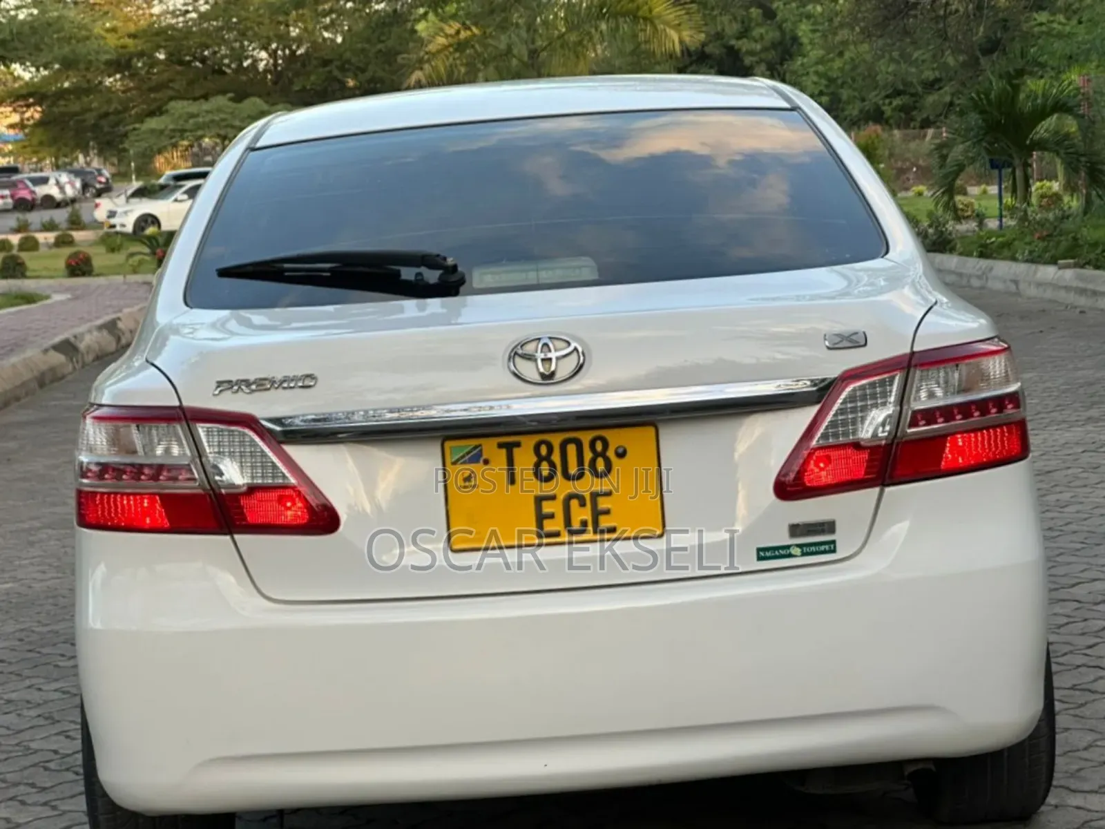 Toyota Premio 2012 White