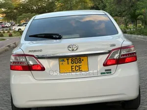 Toyota Premio 2012 White