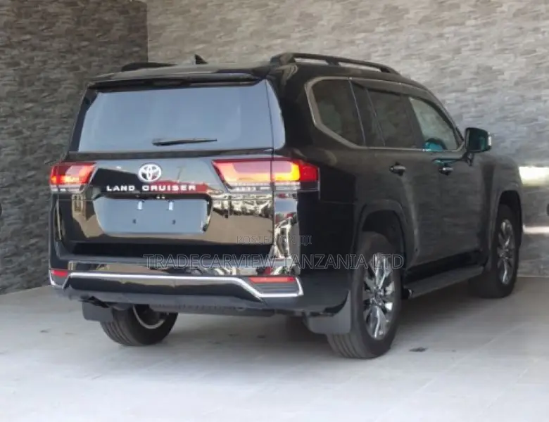 New Toyota Land Cruiser LC300 2023 Black