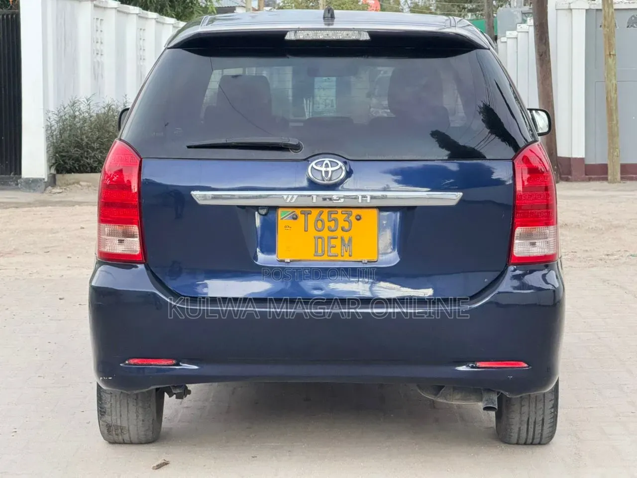 Toyota Wish 2005 Blue