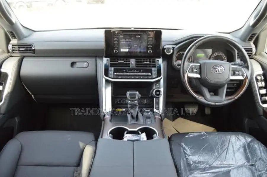 New Toyota Land Cruiser LC300 2024 Black