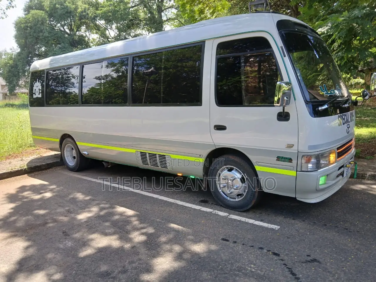 Toyota Coaster 2000 Silver