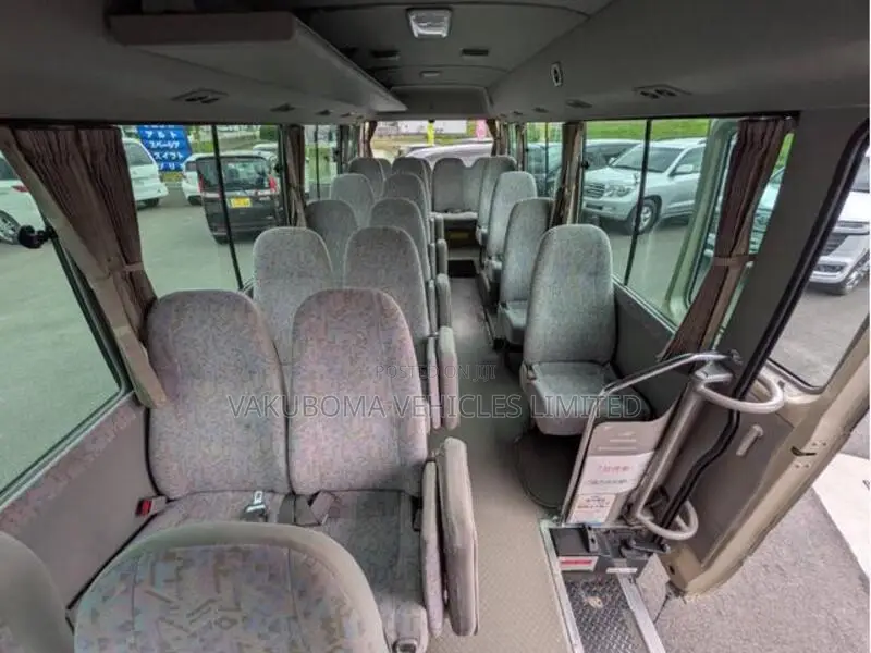 Toyota Coaster 2006 Gold