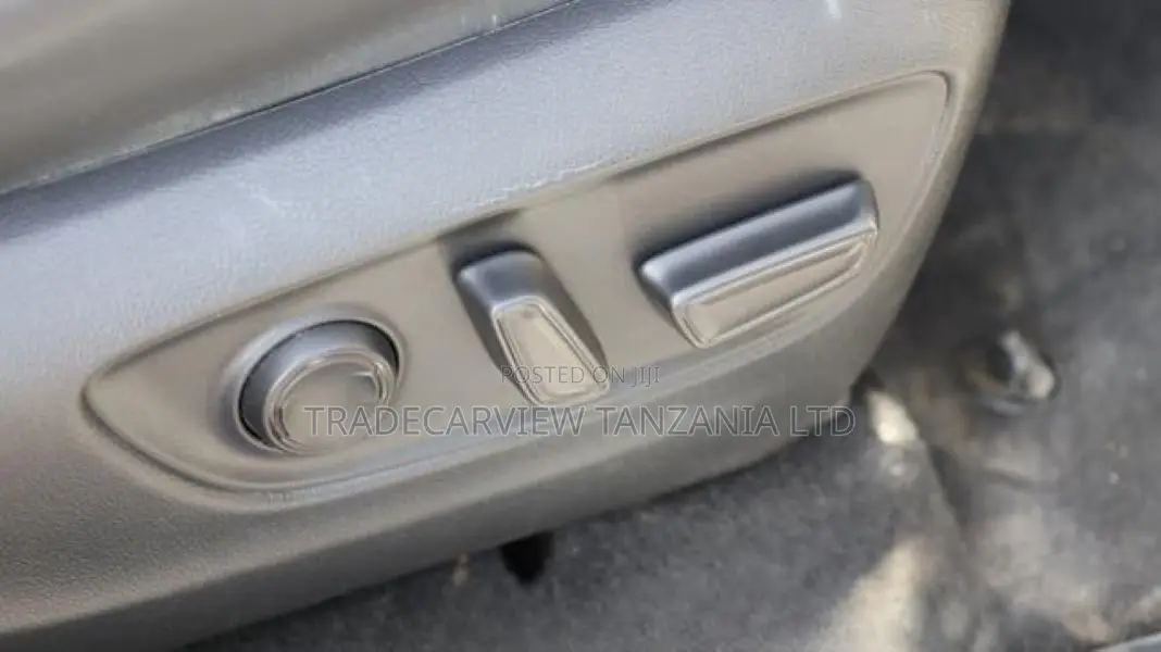 New Toyota Land Cruiser LC300 2024 Pearl