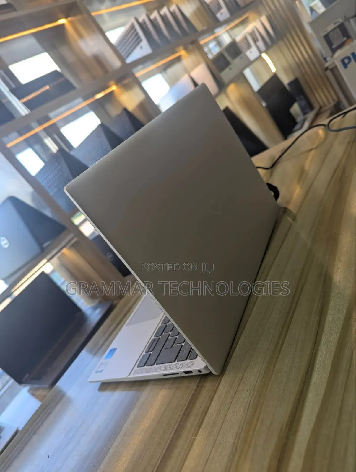 New Laptop Dell Inspiron 14 16GB Intel Core i7 SSD 4T