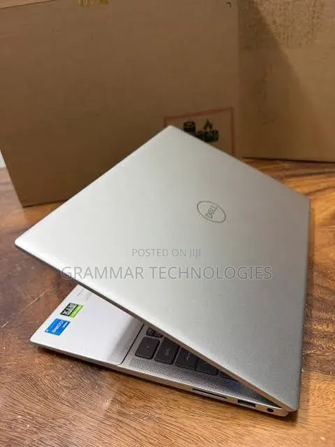 New Laptop Dell Inspiron 14 16GB Intel Core i7 SSD 4T