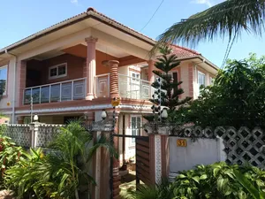 5bdrm House in Goba for sale
