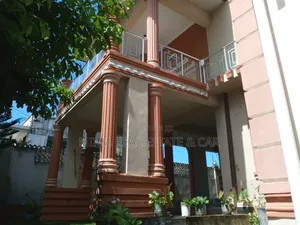 5bdrm House in Goba for sale