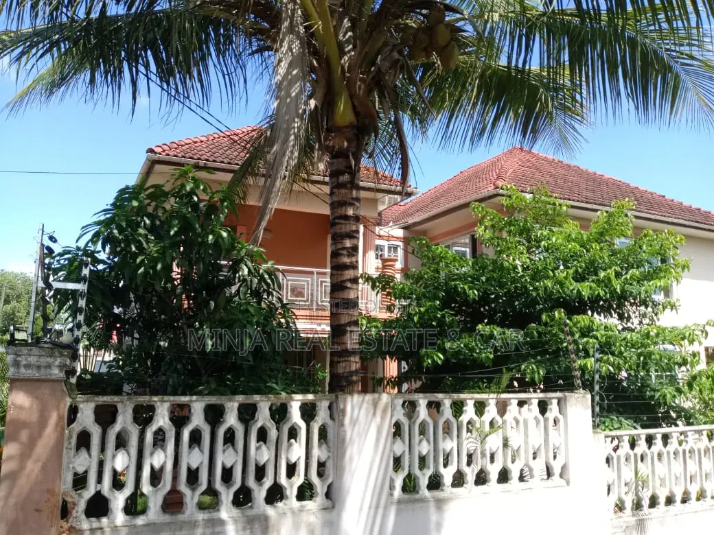 5bdrm House in Goba for sale
