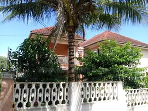 5bdrm House in Goba for sale