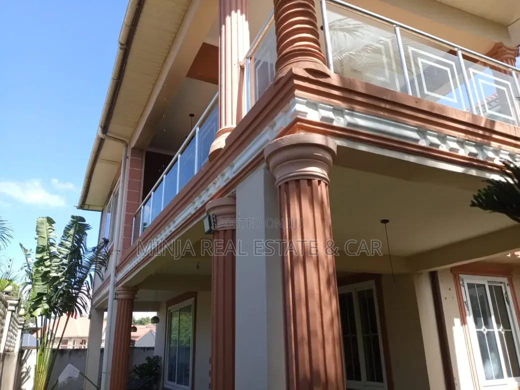 5bdrm House in Goba for sale