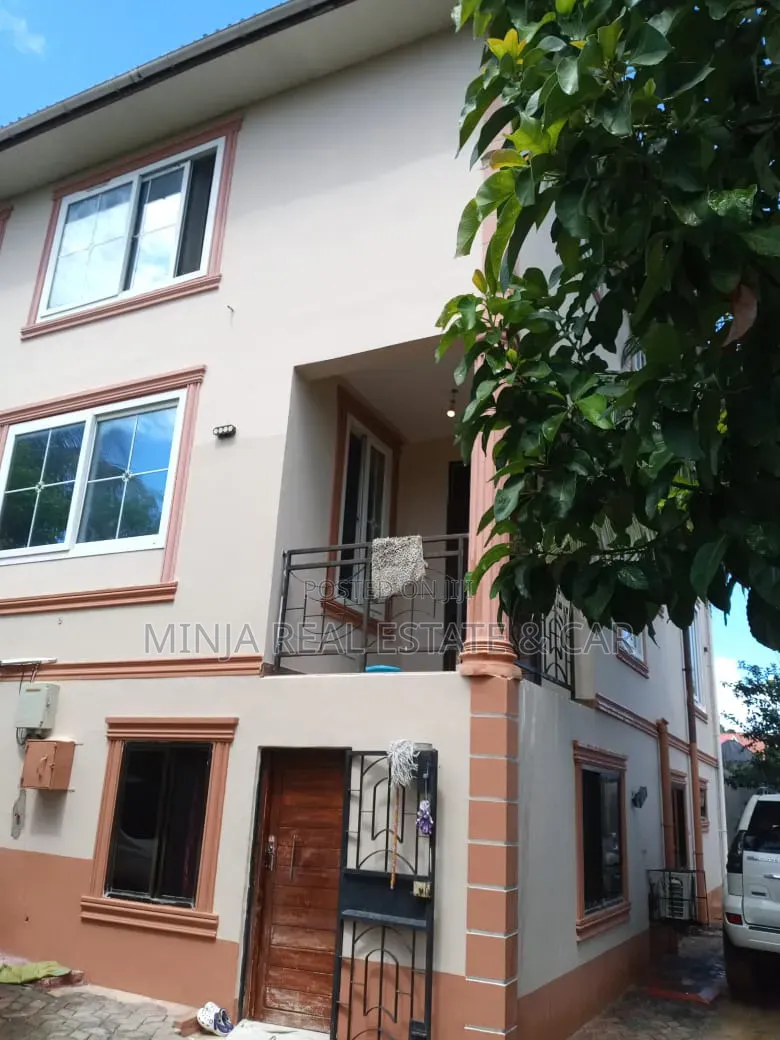 5bdrm House in Goba for sale