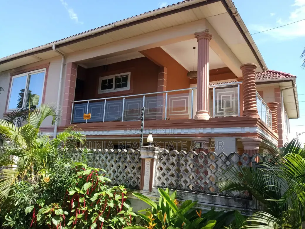 5bdrm House in Goba for sale