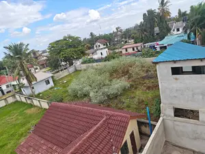 Kiwanja Kinauzwa - Kidimbwi Mbezi Beach