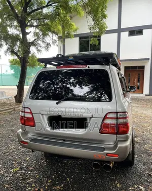 Toyota Land Cruiser 2003 Gray