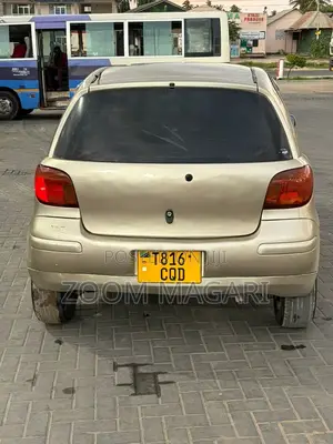 Toyota Vitz 2003 Beige