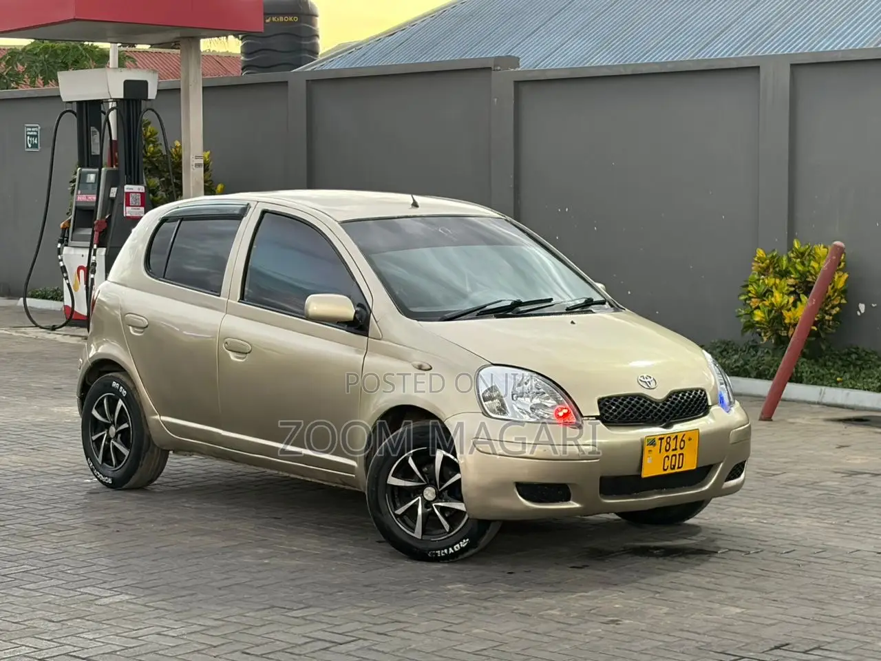 Toyota Vitz 2003 Beige