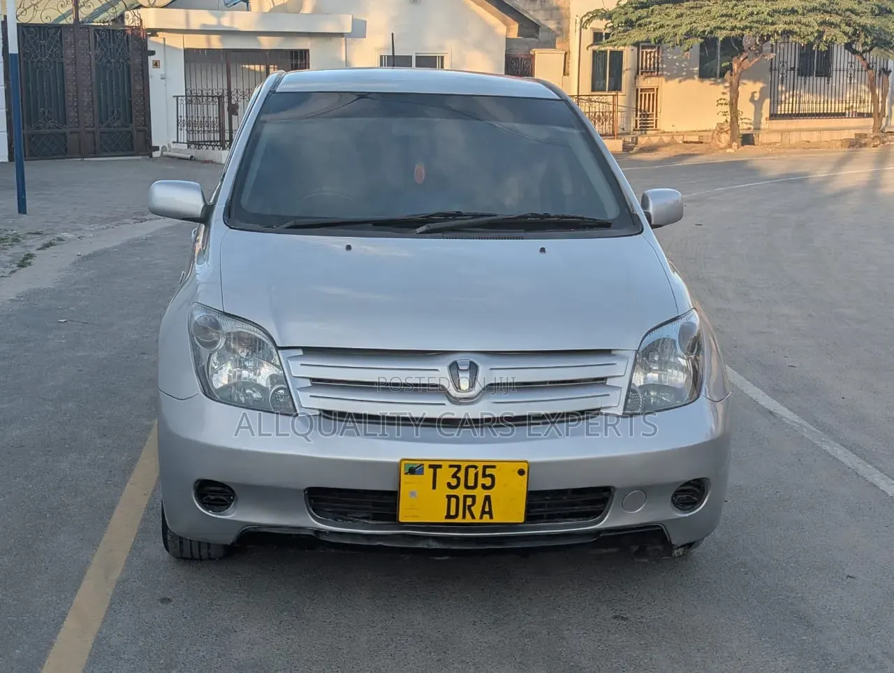 Toyota IST 2003