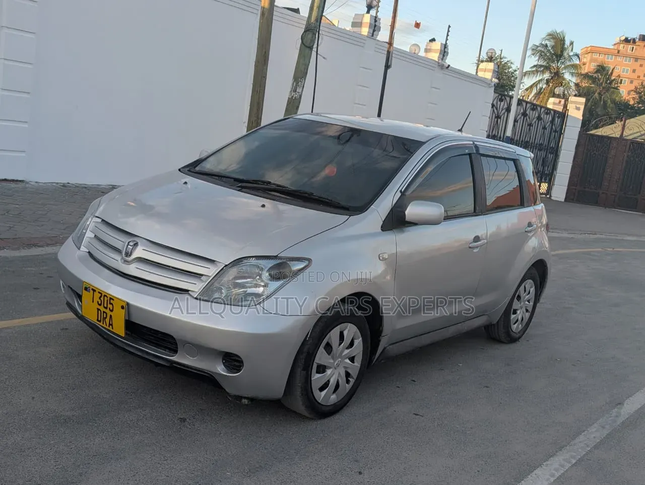 Toyota IST 2003