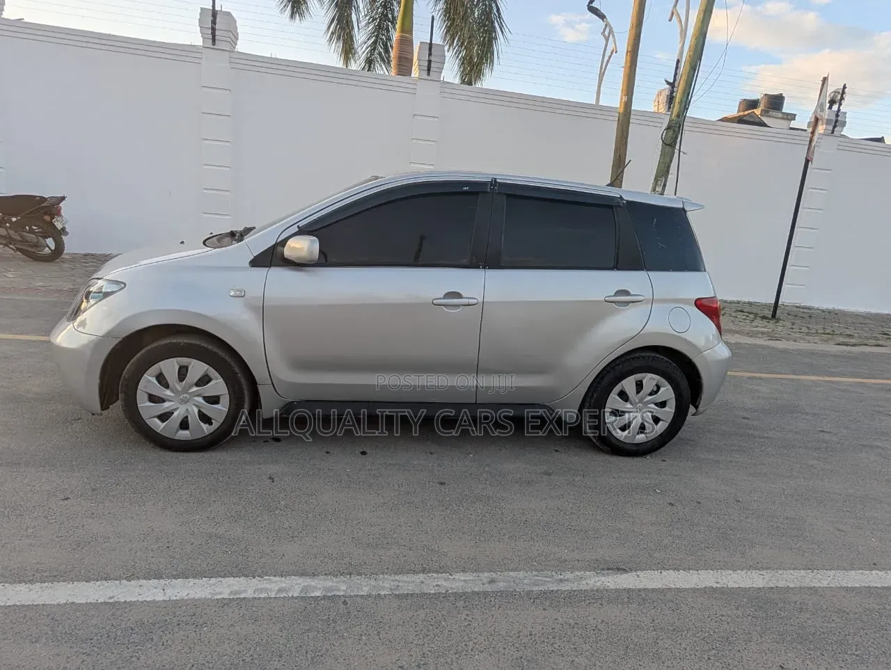 Toyota IST 2003
