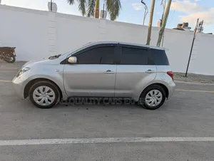 Toyota IST 2003