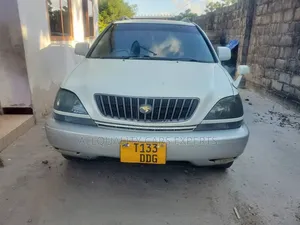 Toyota Harrier 2001 White