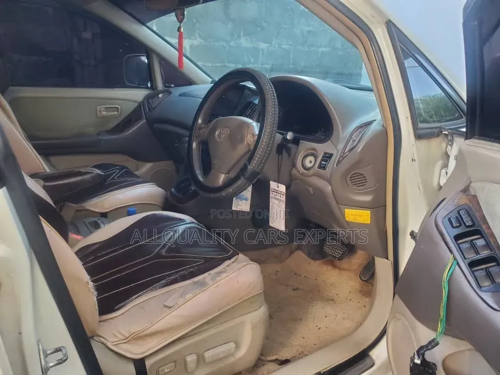 Toyota Harrier 2001 White