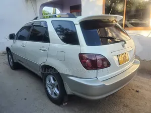 Toyota Harrier 2001 White