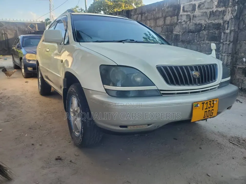 Toyota Harrier 2001 White