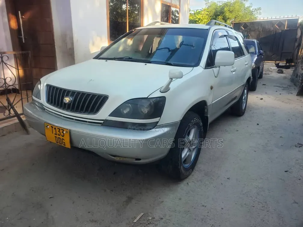 Toyota Harrier 2001 White
