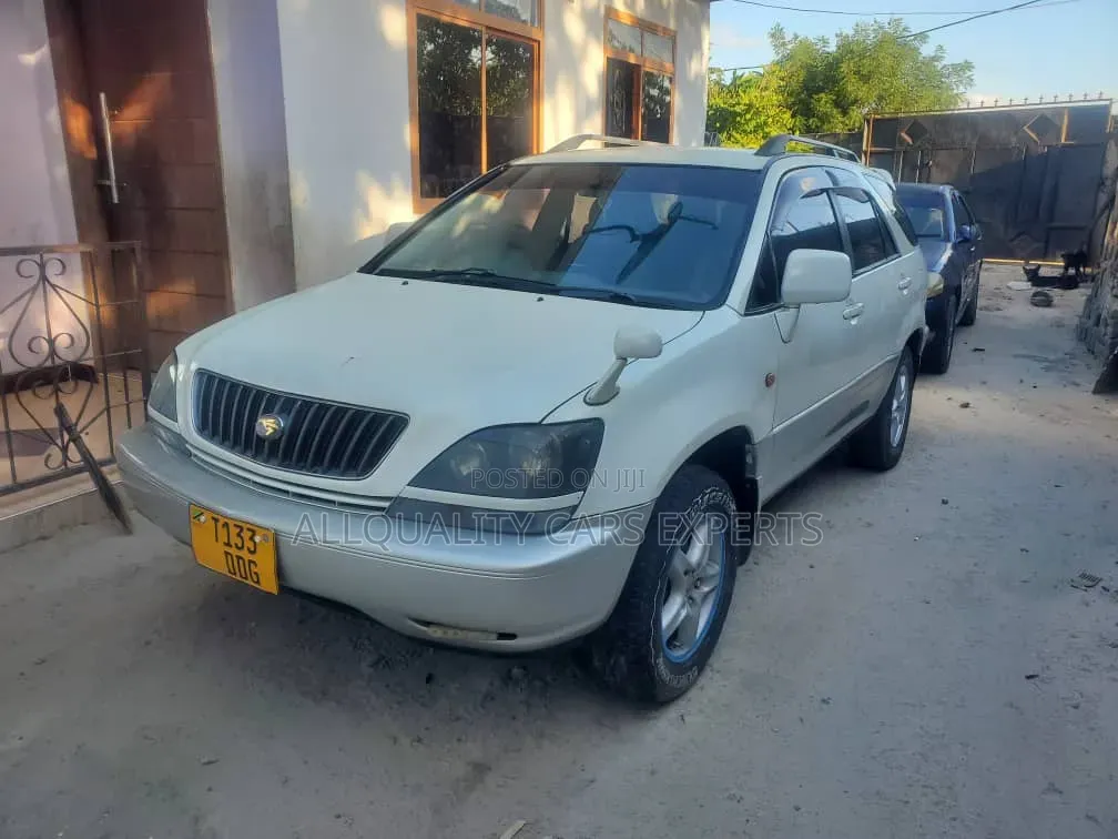 Toyota Harrier 2001 White