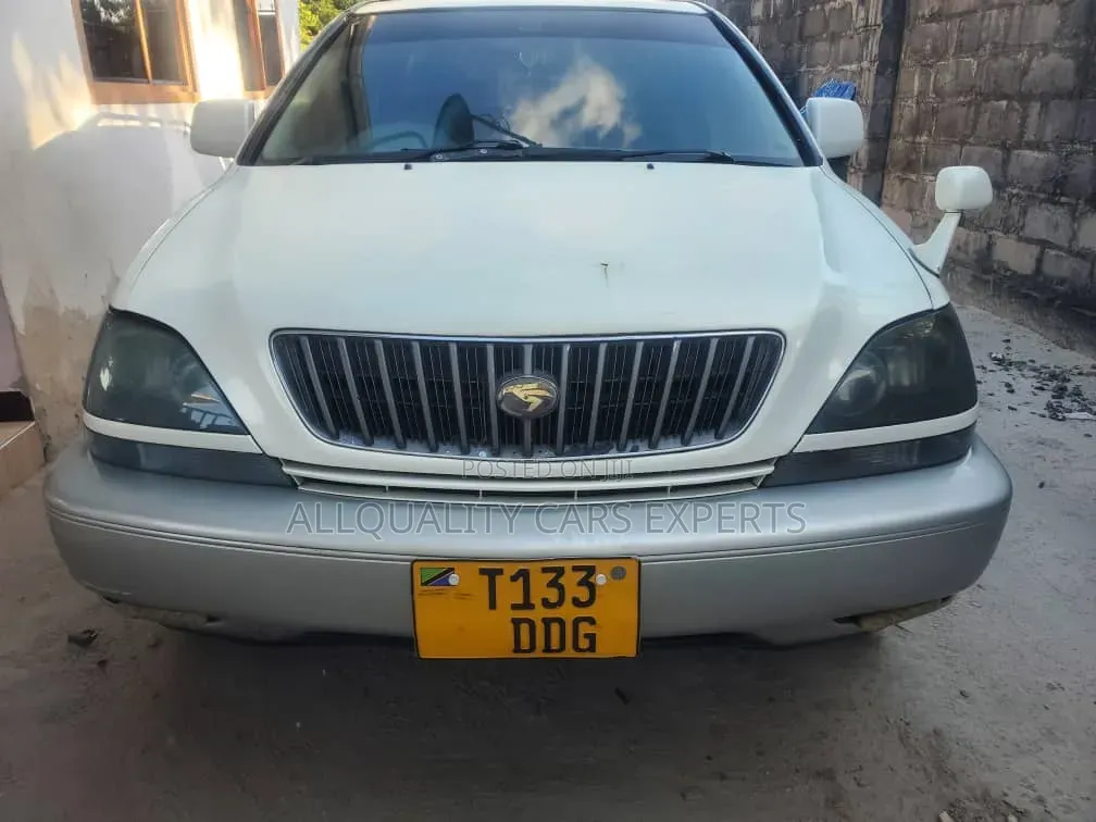 Toyota Harrier 2001 White