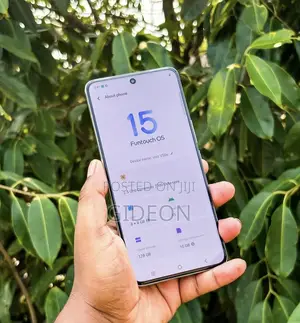 Vivo V50e 128 GB Silver
