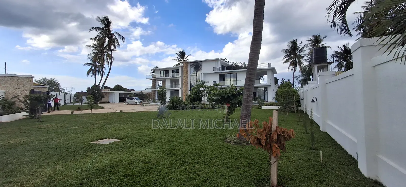 6bdrm Mansion in Baharibeach, Kunduchi for sale